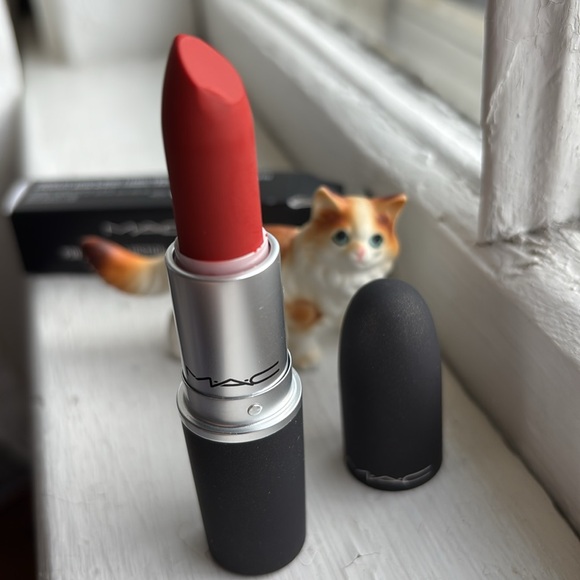 MAC Werk, Werk, Werk Powder Kiss Lipstick NWT - Picture 1 of 16